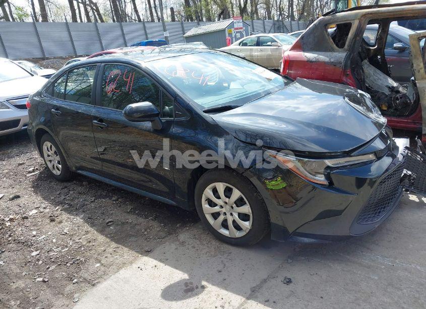 2022 Toyota Corolla LE (VIN JTDEPMAE6NJ220196) main photo