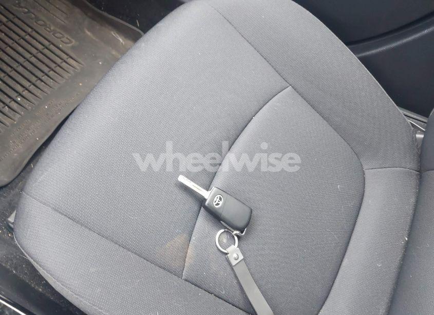 Photo 11 of 2022 Toyota Corolla LE (VIN JTDEPMAE6NJ220196)