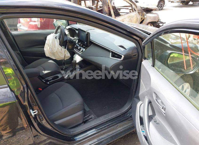 Photo 5 of 2022 Toyota Corolla LE (VIN JTDEPMAE6NJ220196)