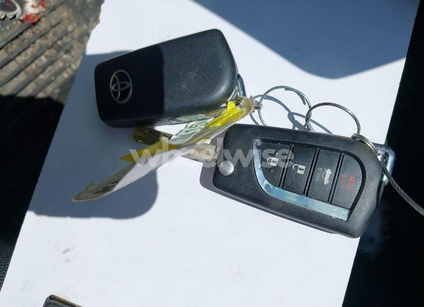 Photo 11 of 2021 Toyota Corolla LE (VIN JTDEPMAE7MJ144664)