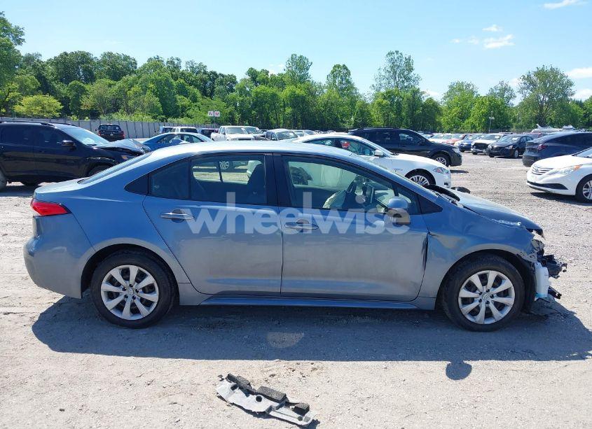 Photo 14 of 2021 Toyota Corolla LE (VIN JTDEPMAE7MJ144664)