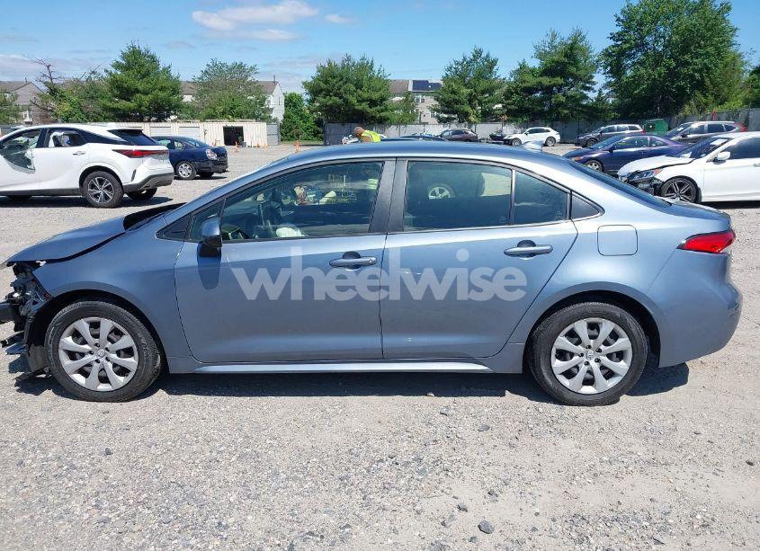 Photo 15 of 2021 Toyota Corolla LE (VIN JTDEPMAE7MJ144664)