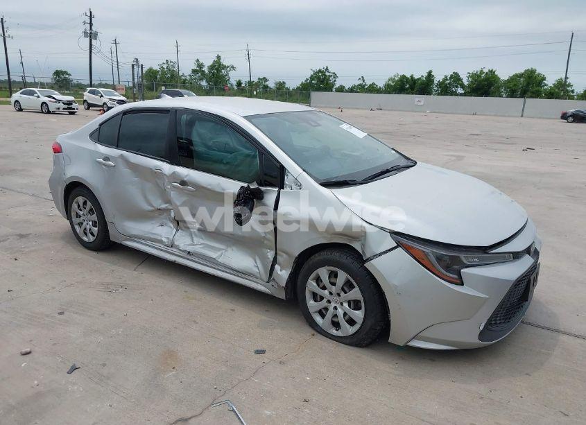 2021 Toyota Corolla LE (VIN JTDEPMAE7MJ158841) main photo