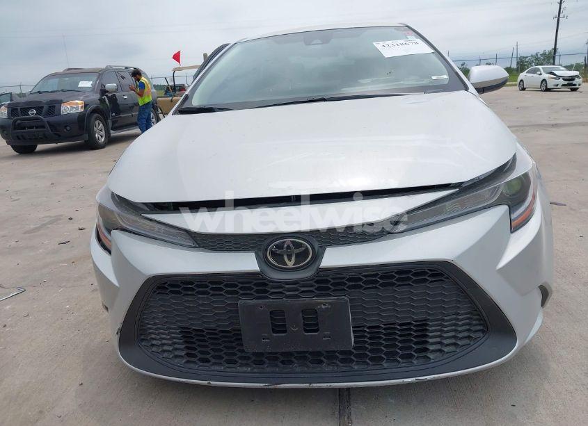 Photo 12 of 2021 Toyota Corolla LE (VIN JTDEPMAE7MJ158841)