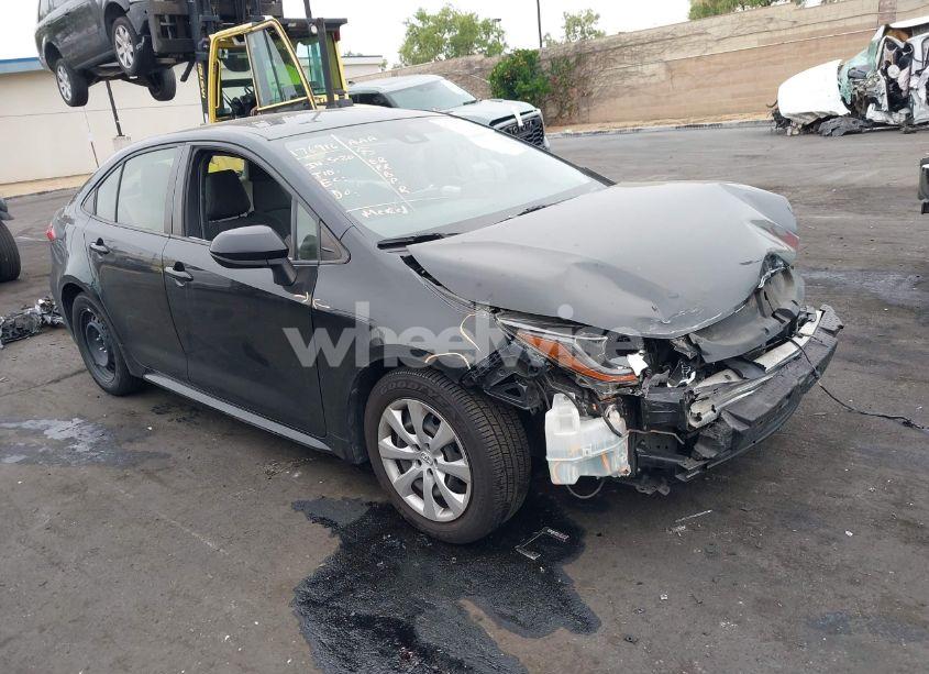2021 Toyota Corolla LE (VIN JTDEPMAE7MJ163411) main photo