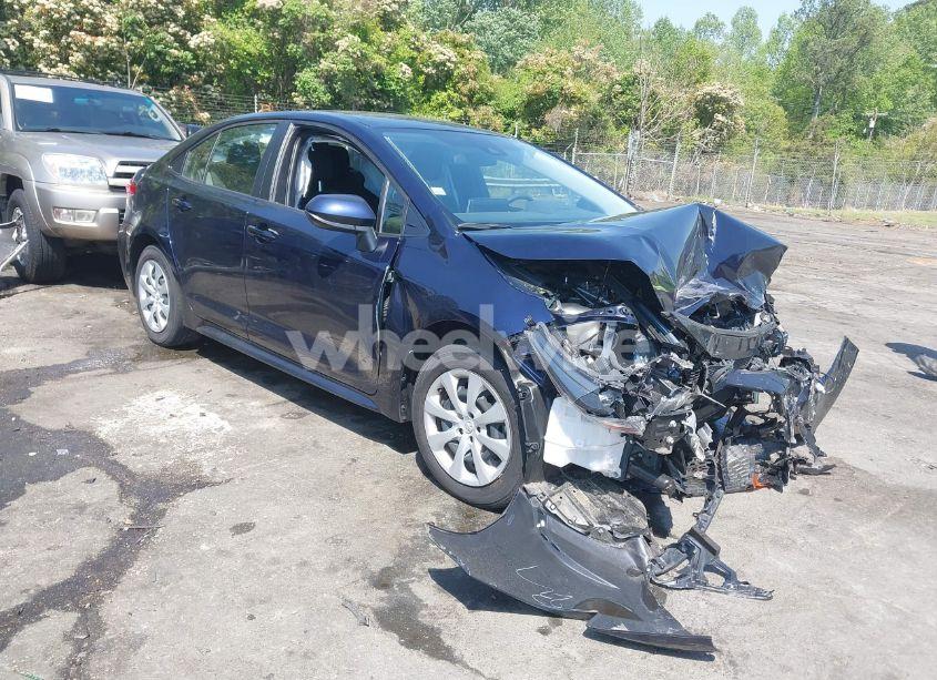 2021 Toyota Corolla LE (VIN JTDEPMAE7MJ175297) main photo