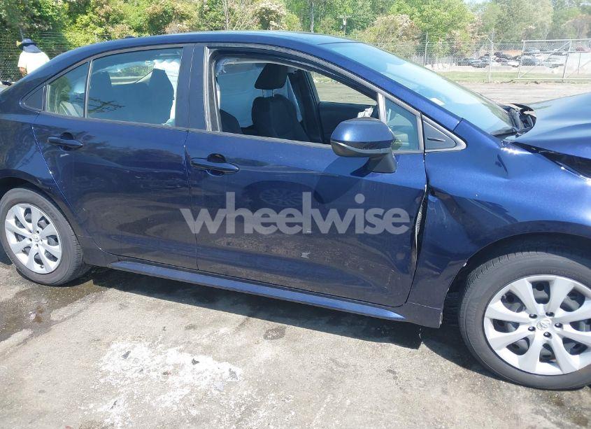 Photo 13 of 2021 Toyota Corolla LE (VIN JTDEPMAE7MJ175297)