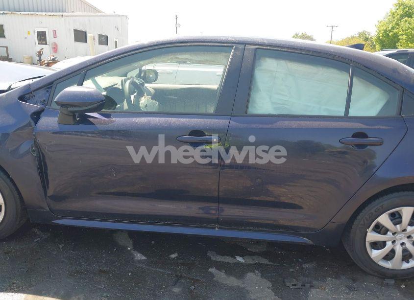 Photo 14 of 2021 Toyota Corolla LE (VIN JTDEPMAE7MJ175297)