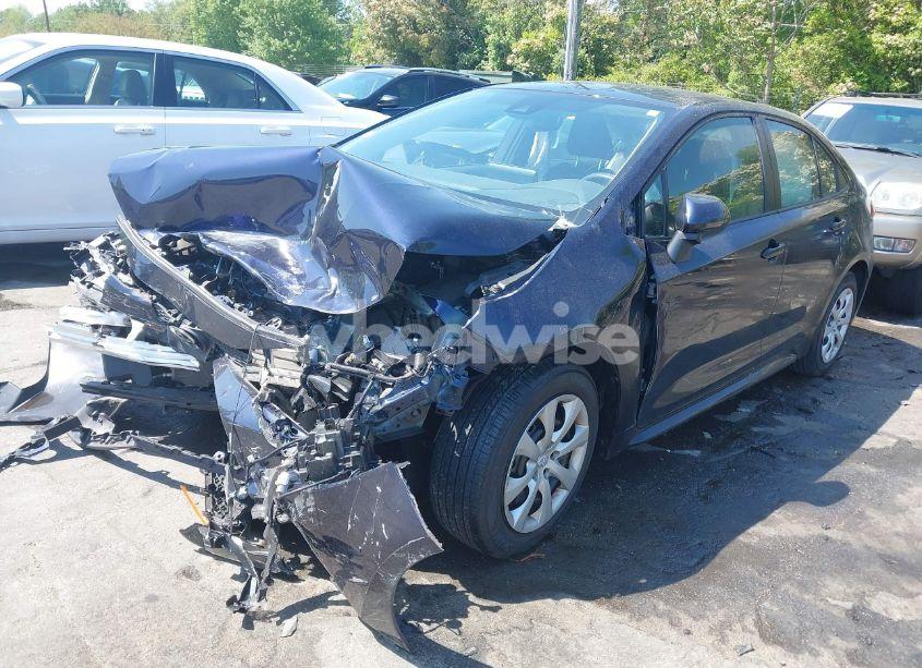 Photo 2 of 2021 Toyota Corolla LE (VIN JTDEPMAE7MJ175297)