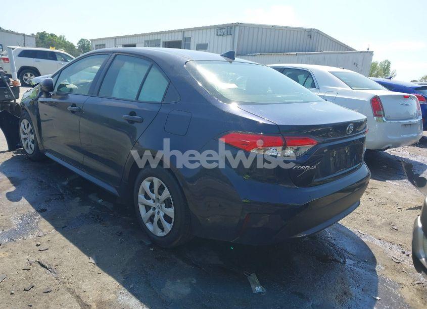 Photo 3 of 2021 Toyota Corolla LE (VIN JTDEPMAE7MJ175297)