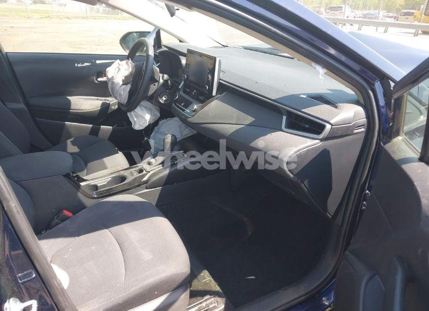 Photo 5 of 2021 Toyota Corolla LE (VIN JTDEPMAE7MJ175297)