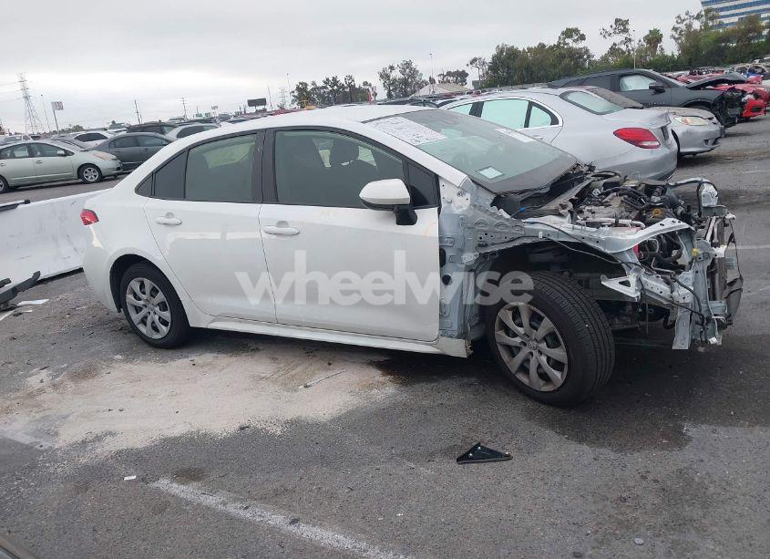 Photo 14 of 2022 Toyota Corolla LE (VIN JTDEPMAE7N3020352)