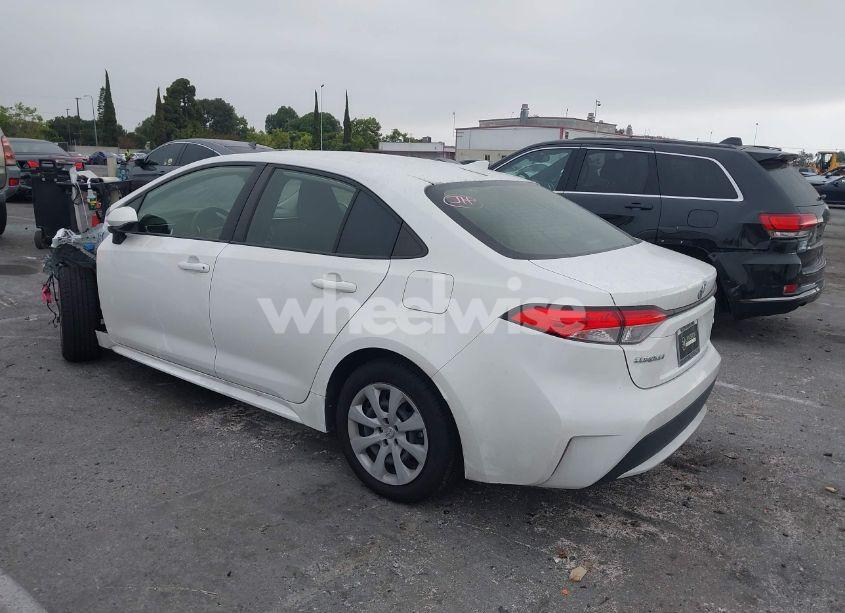 Photo 3 of 2022 Toyota Corolla LE (VIN JTDEPMAE7N3020352)