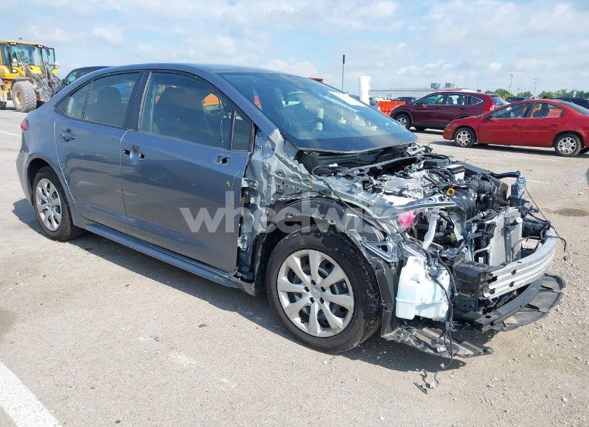 2022 Toyota Corolla LE (VIN JTDEPMAE7NJ222667) main photo