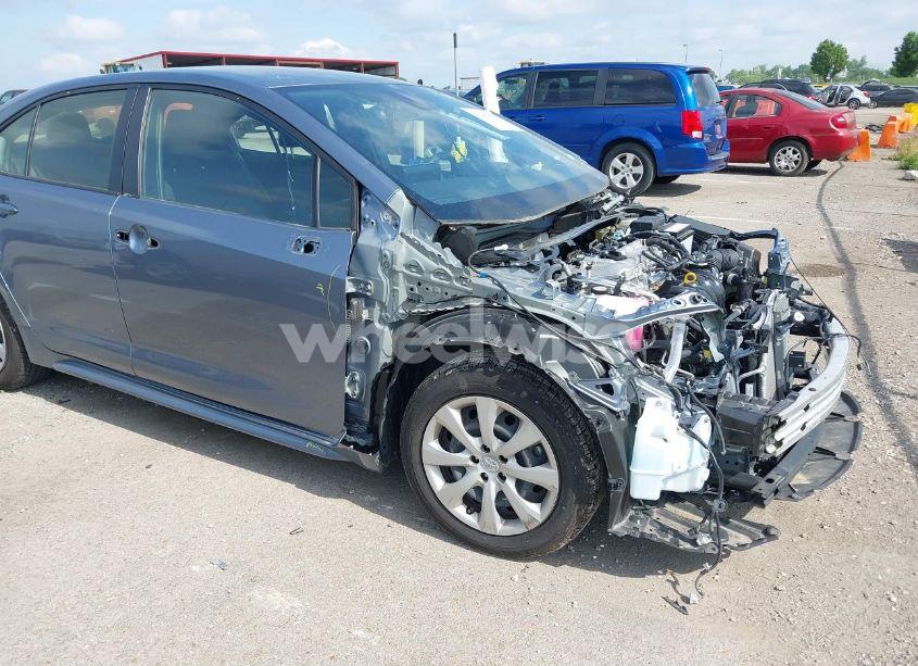 Photo 19 of 2022 Toyota Corolla LE (VIN JTDEPMAE7NJ222667)