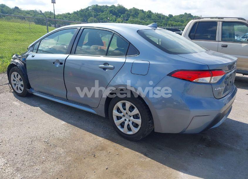 Photo 3 of 2022 Toyota Corolla LE (VIN JTDEPMAE7NJ222667)