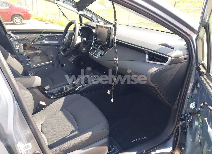 Photo 5 of 2022 Toyota Corolla LE (VIN JTDEPMAE7NJ222667)