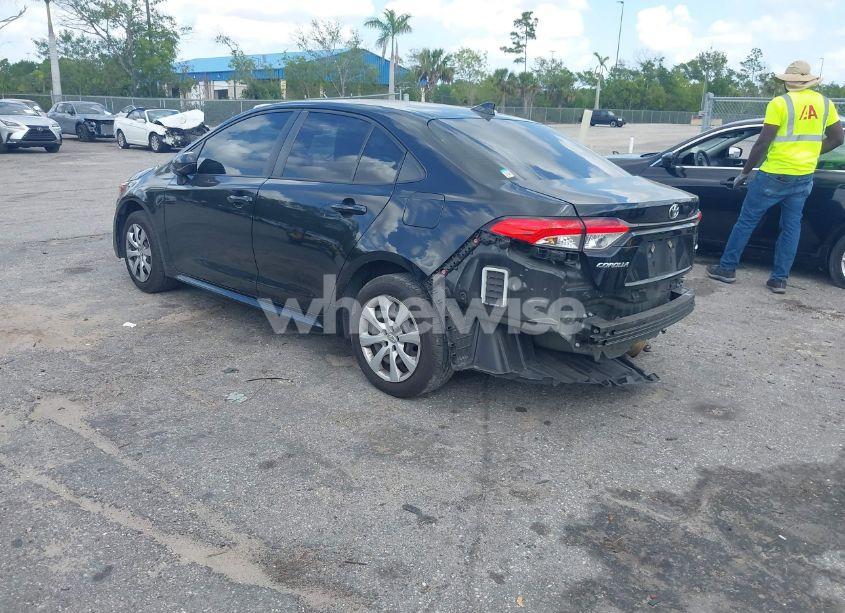 Photo 3 of 2022 Toyota Corolla LE (VIN JTDEPMAE7NJ227819)