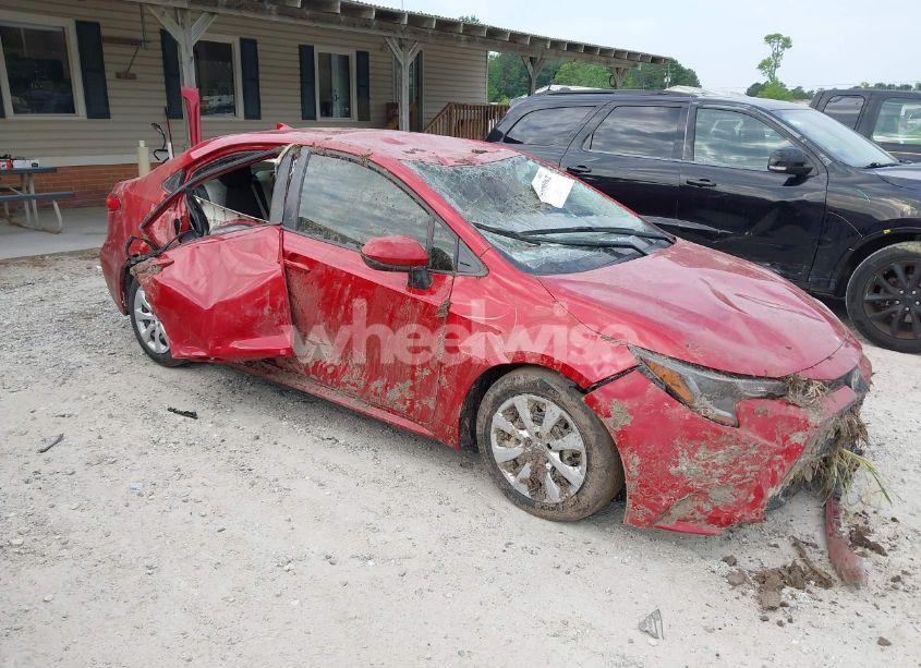 2021 Toyota Corolla LE (VIN JTDEPMAE8MJ132880) main photo