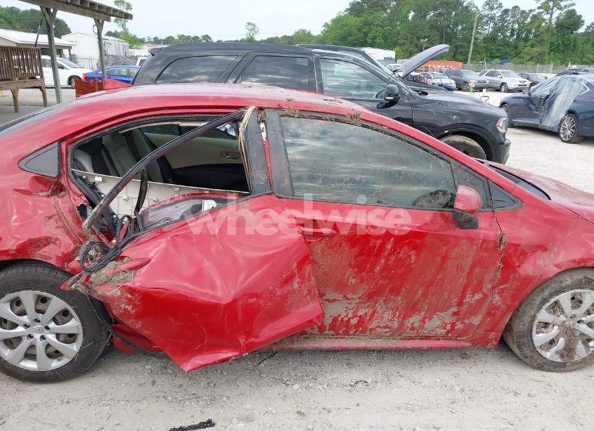 Photo 14 of 2021 Toyota Corolla LE (VIN JTDEPMAE8MJ132880)