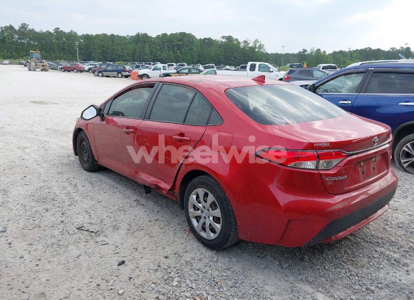Photo 3 of 2021 Toyota Corolla LE (VIN JTDEPMAE8MJ132880)