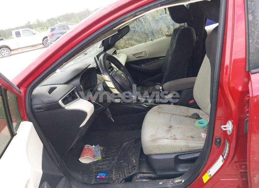 Photo 5 of 2021 Toyota Corolla LE (VIN JTDEPMAE8MJ132880)