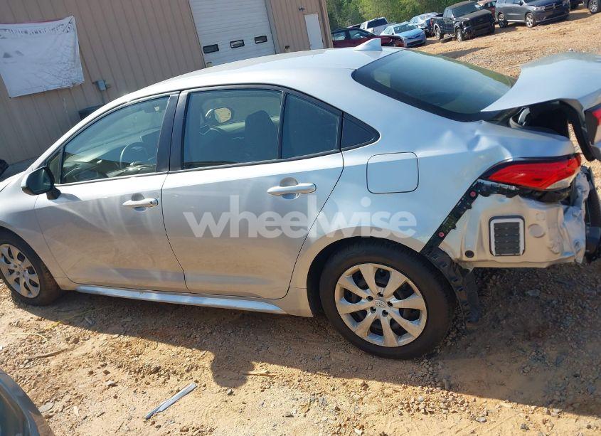 Photo 13 of 2021 Toyota Corolla LE (VIN JTDEPMAE8MJ186700)