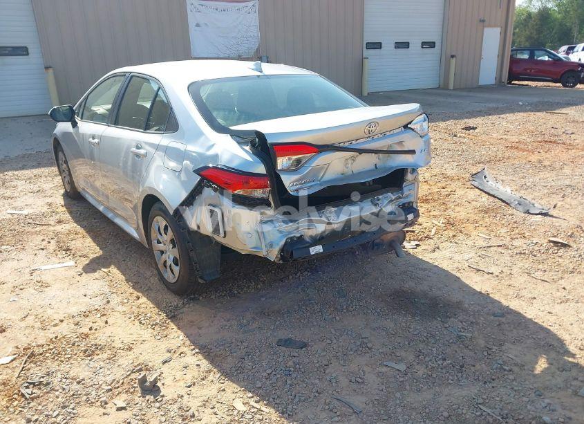 Photo 3 of 2021 Toyota Corolla LE (VIN JTDEPMAE8MJ186700)