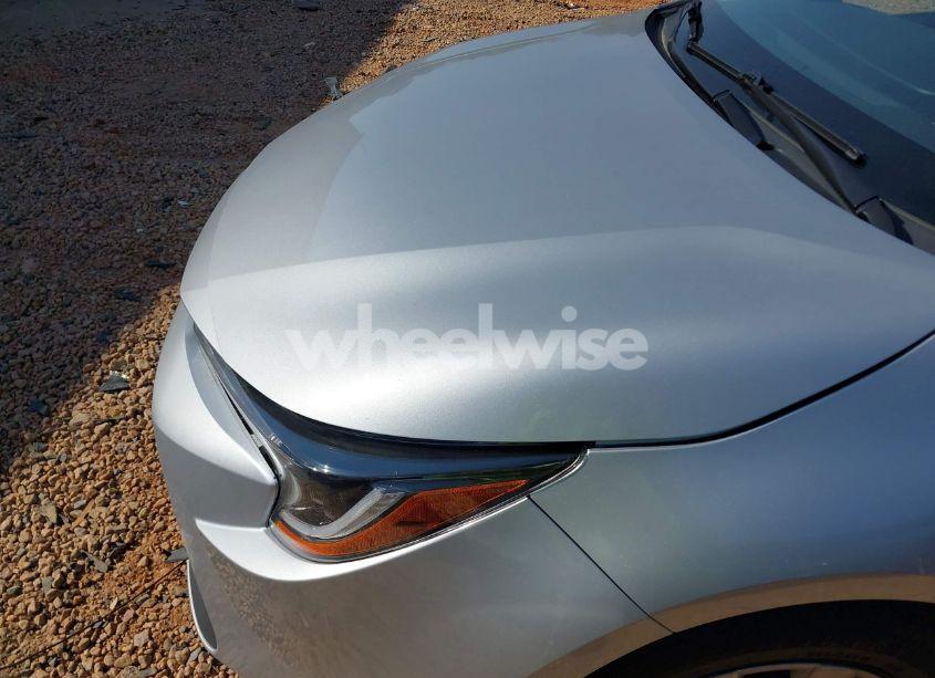 Photo 6 of 2021 Toyota Corolla LE (VIN JTDEPMAE8MJ186700)