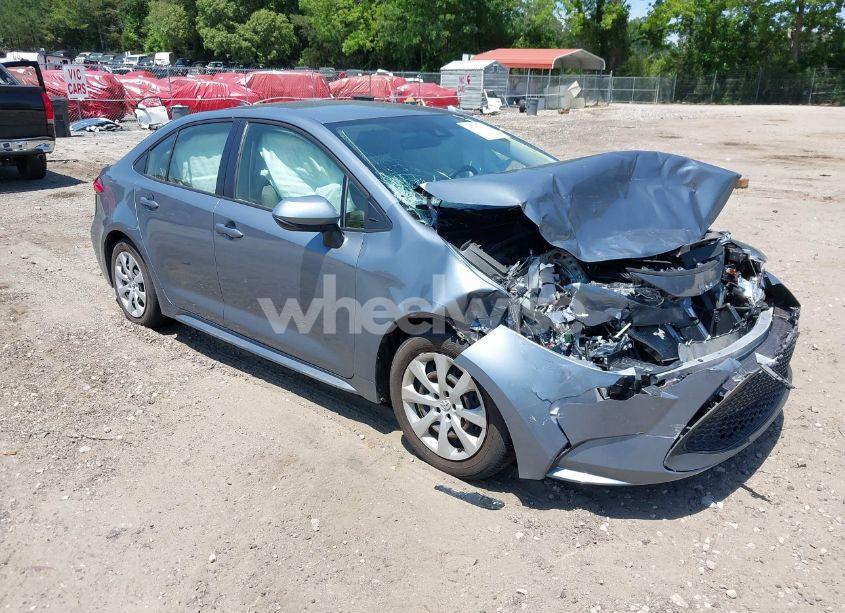 2022 Toyota Corolla LE (VIN JTDEPMAE8N3003253) main photo