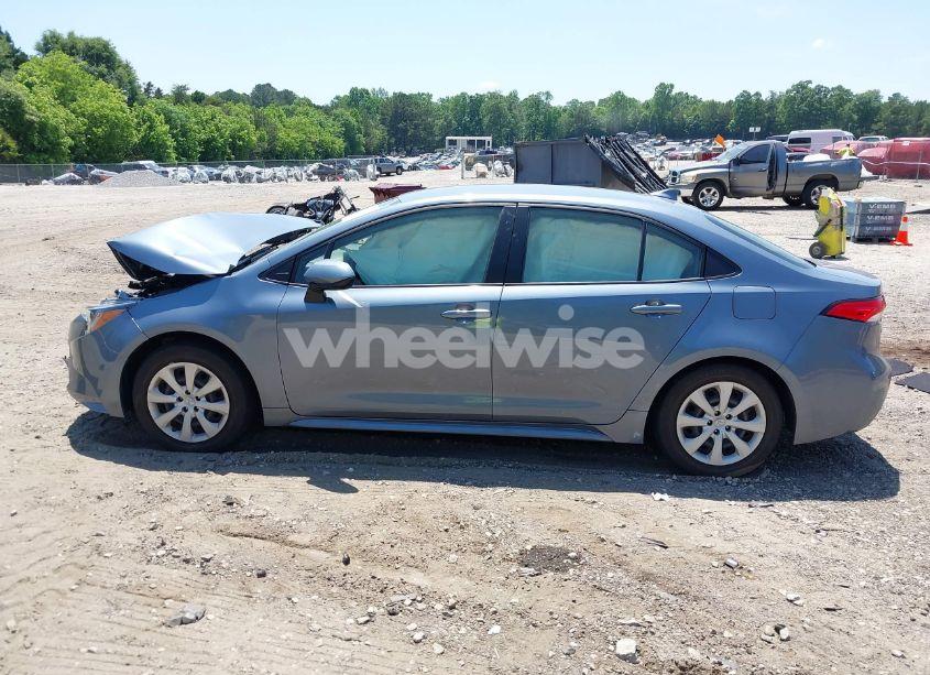 Photo 14 of 2022 Toyota Corolla LE (VIN JTDEPMAE8N3003253)