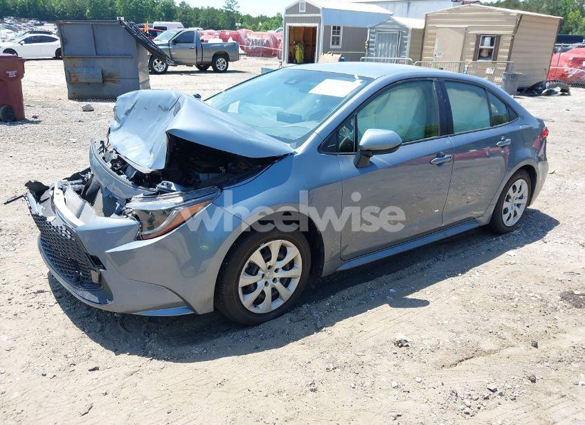 Photo 2 of 2022 Toyota Corolla LE (VIN JTDEPMAE8N3003253)