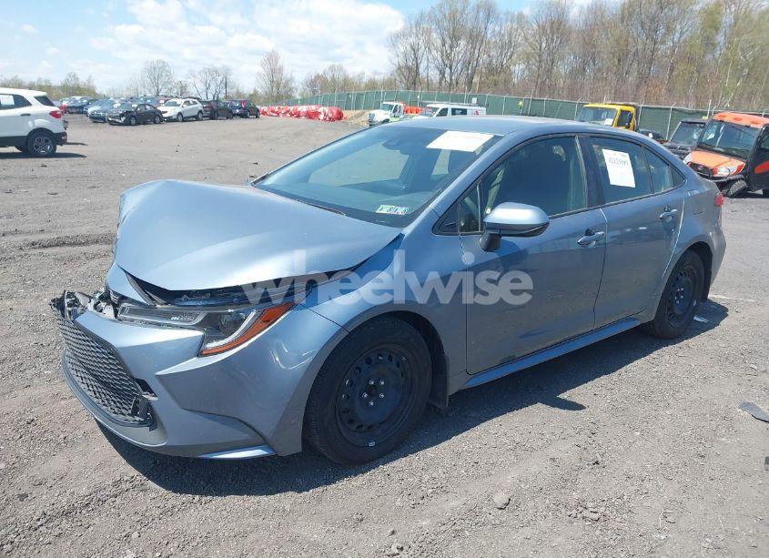 Photo 2 of 2022 Toyota Corolla LE (VIN JTDEPMAE8N3014799)