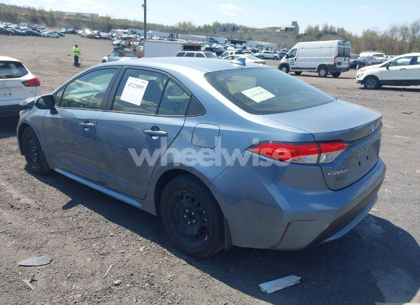 Photo 3 of 2022 Toyota Corolla LE (VIN JTDEPMAE8N3014799)