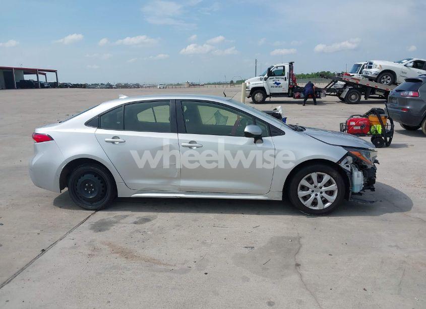 Photo 13 of 2021 Toyota Corolla LE (VIN JTDEPMAE9MJ130944)