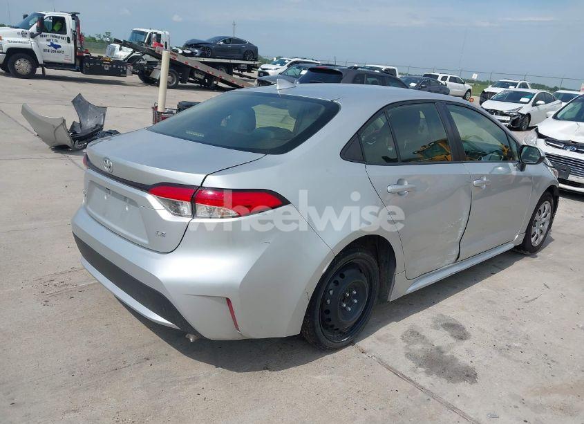 Photo 4 of 2021 Toyota Corolla LE (VIN JTDEPMAE9MJ130944)