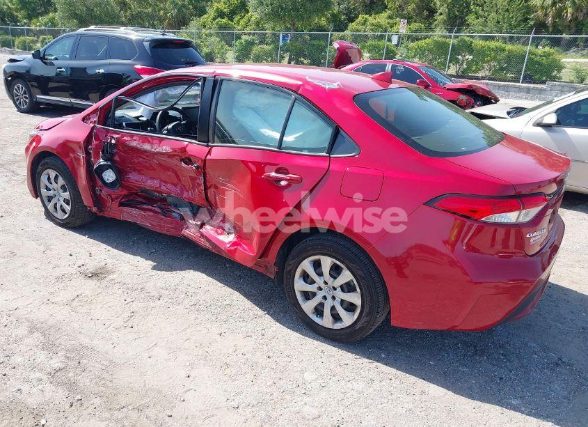 Photo 3 of 2021 Toyota Corolla LE (VIN JTDEPMAE9MJ130989)