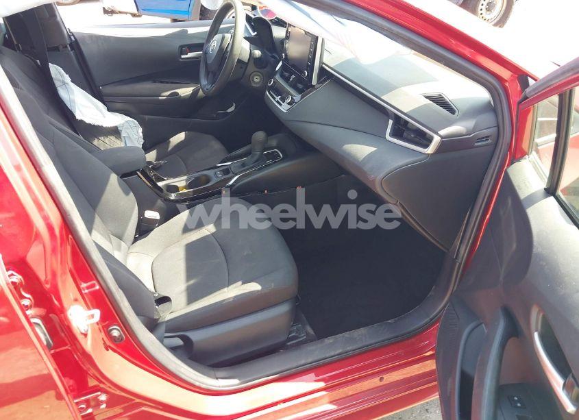 Photo 5 of 2021 Toyota Corolla LE (VIN JTDEPMAE9MJ130989)