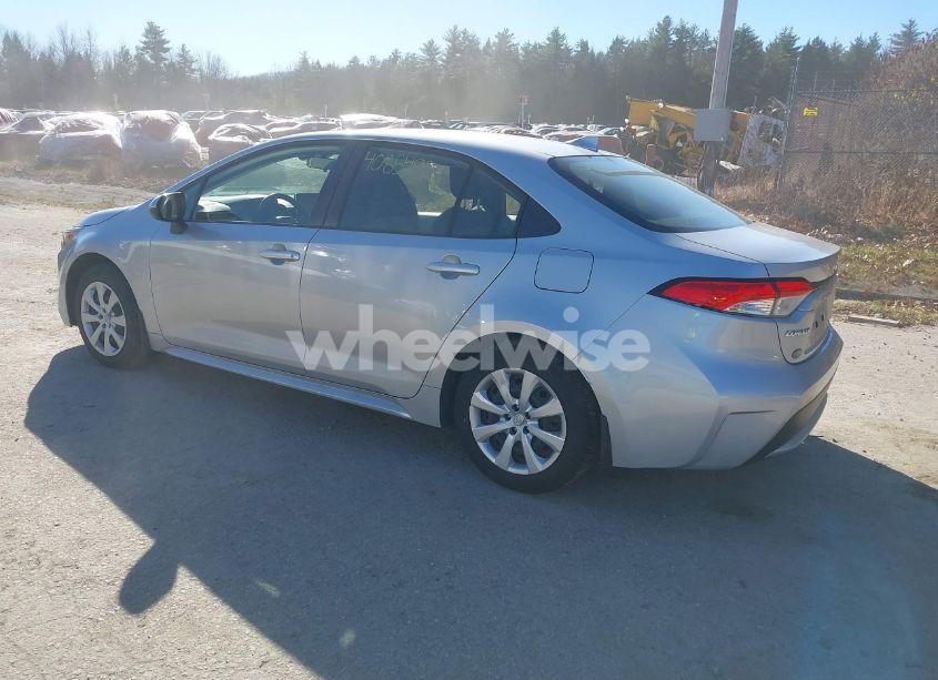 Photo 3 of 2021 Toyota Corolla LE (VIN JTDEPMAE9MJ180856)