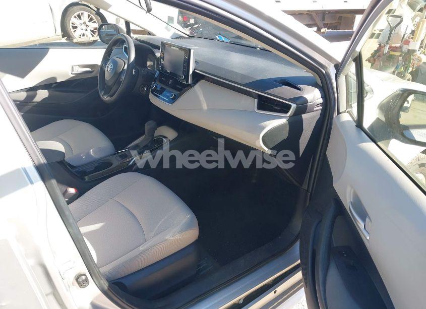 Photo 5 of 2021 Toyota Corolla LE (VIN JTDEPMAE9MJ180856)