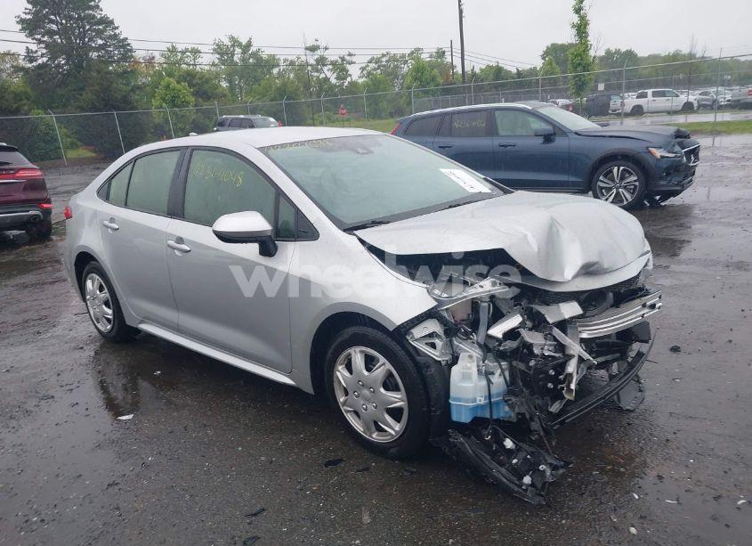 2022 Toyota Corolla LE (VIN JTDEPMAE9N3025441) main photo