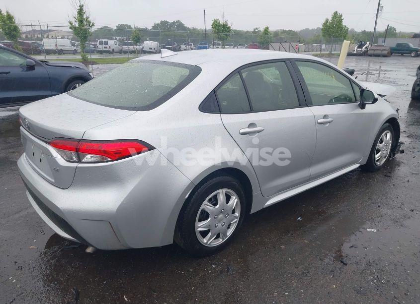 Photo 4 of 2022 Toyota Corolla LE (VIN JTDEPMAE9N3025441)