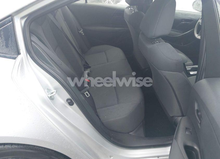 Photo 8 of 2022 Toyota Corolla LE (VIN JTDEPMAE9N3025441)