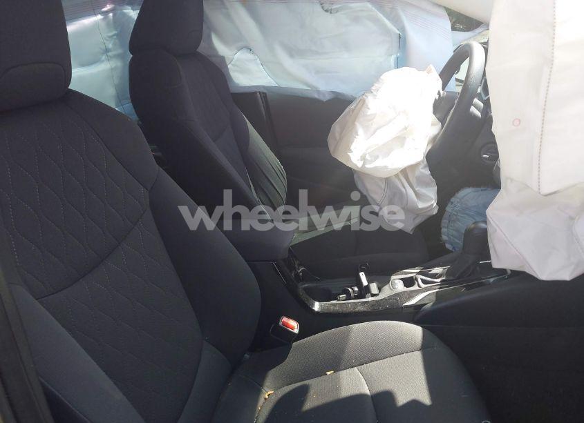 Photo 5 of 2022 Toyota Corolla LE (VIN JTDEPMAE9NJ191650)