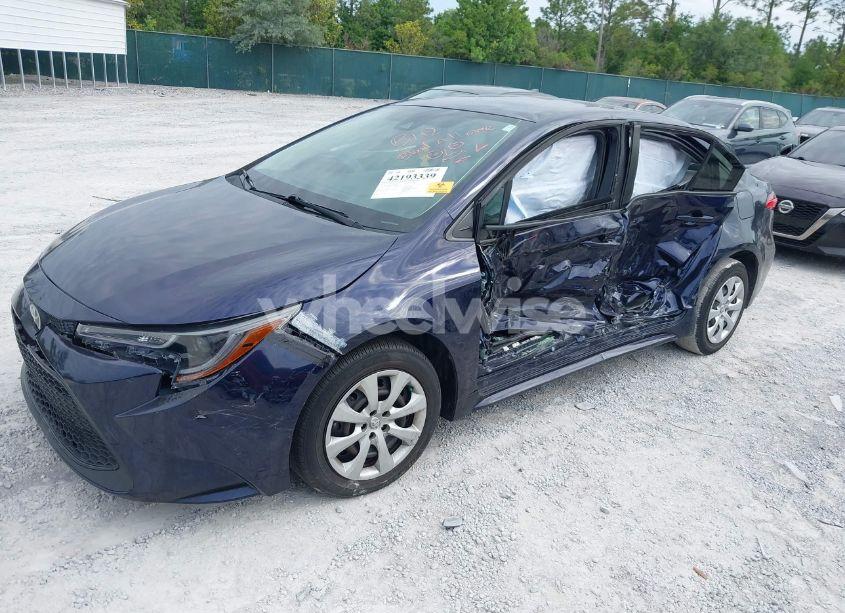 Photo 2 of 2021 Toyota Corolla LE (VIN JTDEPMAEXMJ166626)