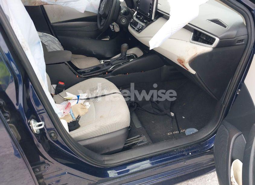 Photo 5 of 2021 Toyota Corolla LE (VIN JTDEPMAEXMJ166626)