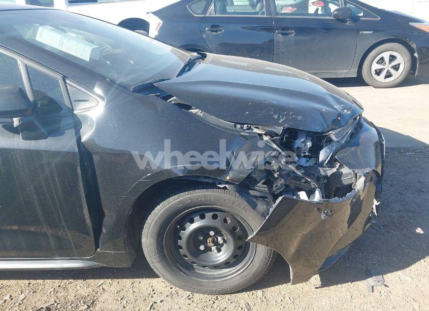 Photo 16 of 2021 Toyota Corolla LE (VIN JTDEPMAEXMJ179053)