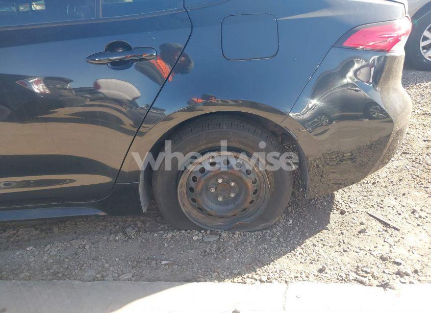 Photo 18 of 2021 Toyota Corolla LE (VIN JTDEPMAEXMJ179053)