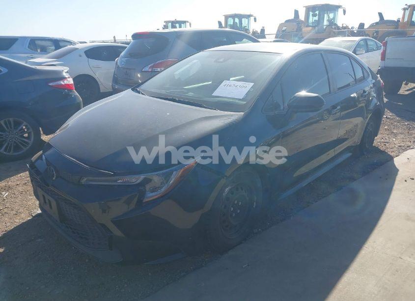 Photo 2 of 2021 Toyota Corolla LE (VIN JTDEPMAEXMJ179053)