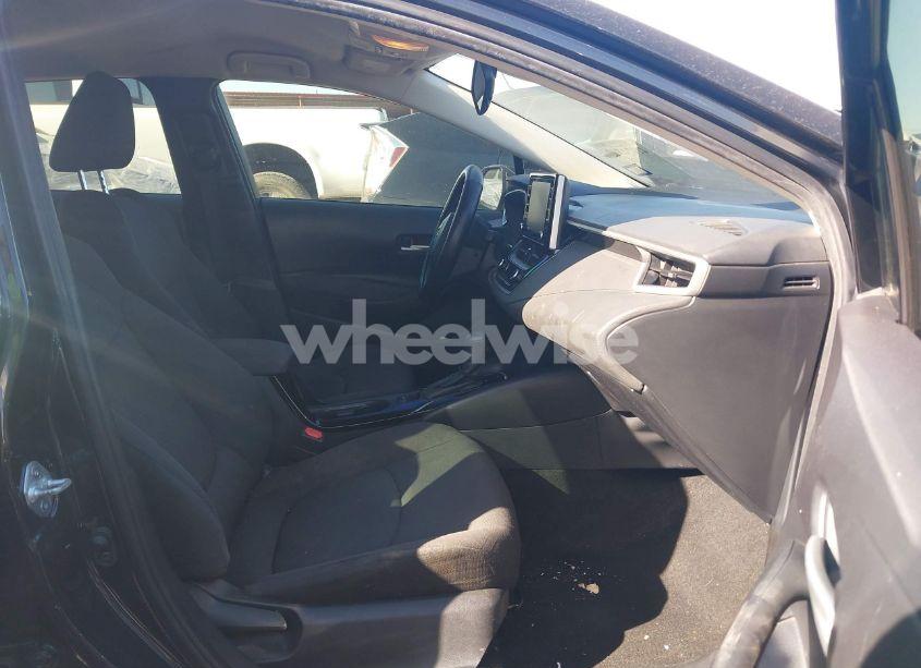 Photo 5 of 2021 Toyota Corolla LE (VIN JTDEPMAEXMJ179053)